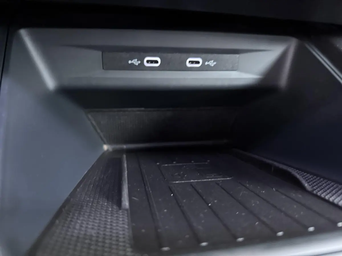 1.4 e-Hybrid Business Edition | Adapt. Cruise | Parkeercamera | Stoelverw. |