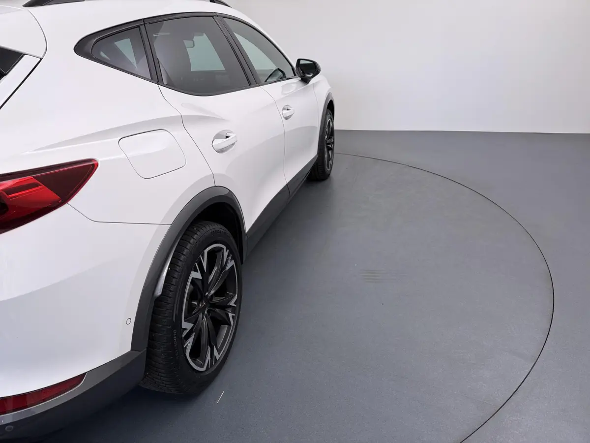 1.4 e-Hybrid Business Edition | Adapt. Cruise | Parkeercamera | Stoelverw. |