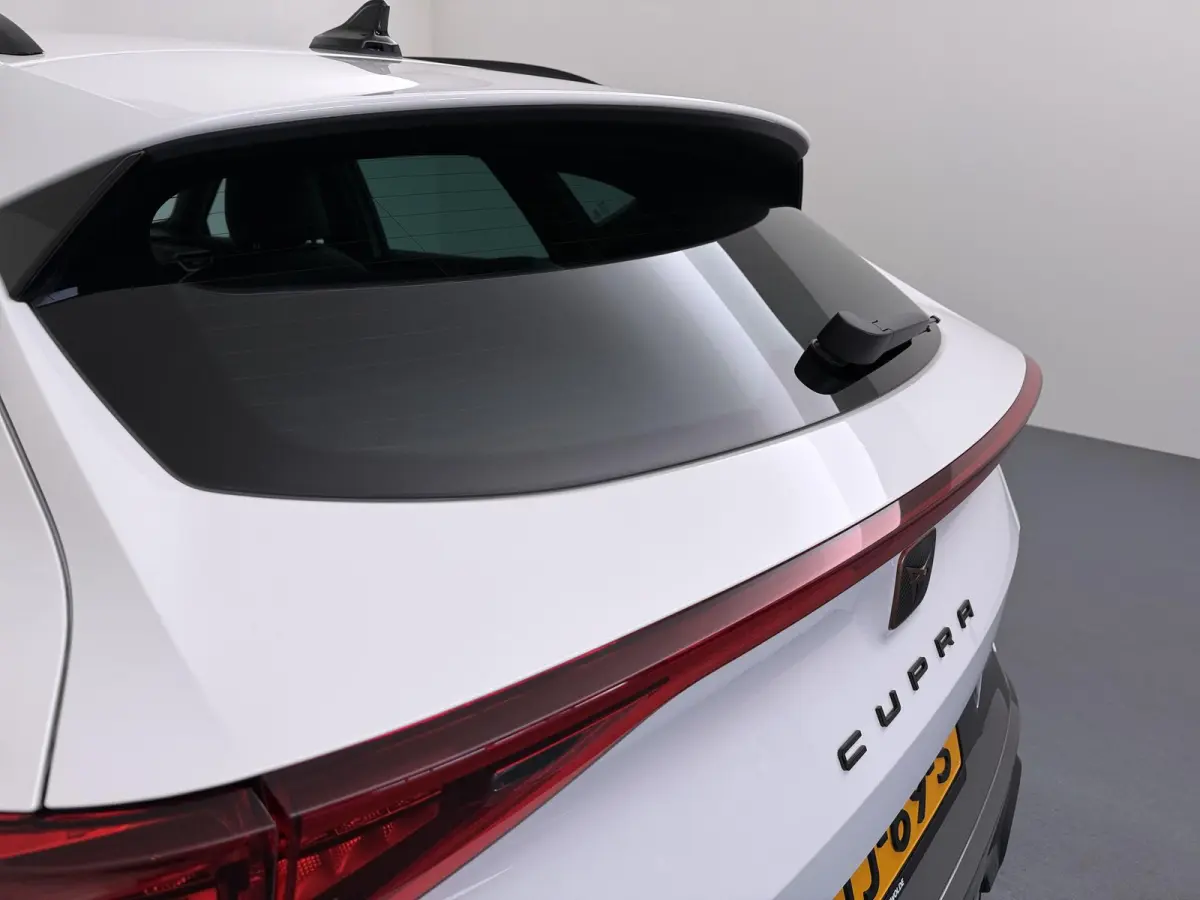 1.4 e-Hybrid Business Edition | Adapt. Cruise | Parkeercamera | Stoelverw. |
