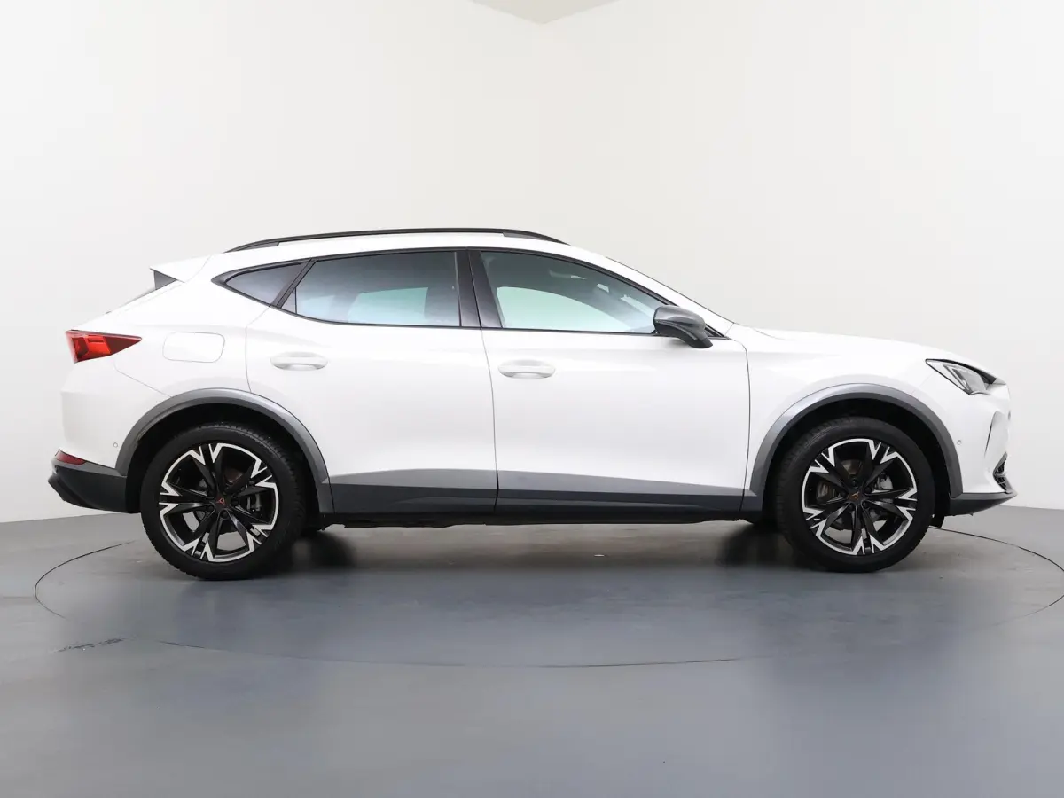 1.4 e-Hybrid Business Edition | Adapt. Cruise | Parkeercamera | Stoelverw. |