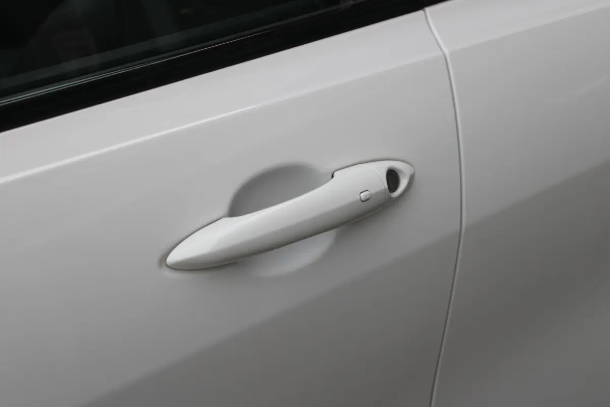 1.3T 280PK PHEV VELOCE | PANORAMISCH SCHUIF/KANTEL DAK | PREMIUM PACK: LEDEREN BEKLEDING/GEVENTILEERDE VOORSTOELEN/4-VOUDIG ELEKTRISCH VERSTELBARE LENDESTEUN VOORSTOELEN/HOOGGLANS ZWARTE RAA