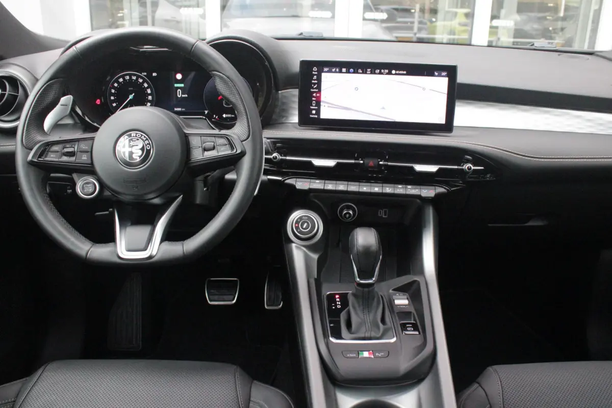 1.3T 280PK PHEV VELOCE | PANORAMISCH SCHUIF/KANTEL DAK | PREMIUM PACK: LEDEREN BEKLEDING/GEVENTILEERDE VOORSTOELEN/4-VOUDIG ELEKTRISCH VERSTELBARE LENDESTEUN VOORSTOELEN/HOOGGLANS ZWARTE RAA