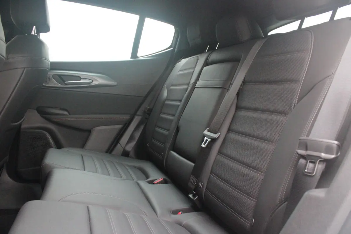 1.3T 280PK PHEV VELOCE | PANORAMISCH SCHUIF/KANTEL DAK | PREMIUM PACK: LEDEREN BEKLEDING/GEVENTILEERDE VOORSTOELEN/4-VOUDIG ELEKTRISCH VERSTELBARE LENDESTEUN VOORSTOELEN/HOOGGLANS ZWARTE RAA