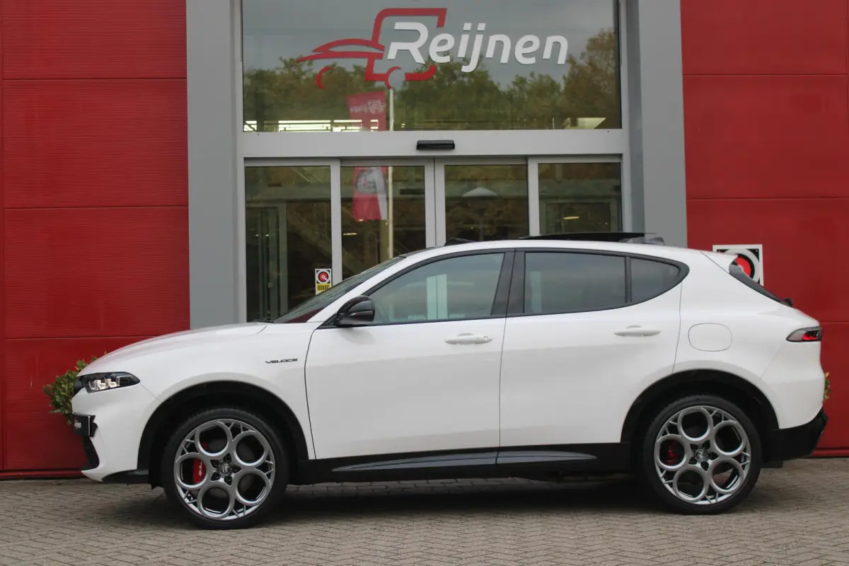 1.3T 280PK PHEV VELOCE | PANORAMISCH SCHUIF/KANTEL DAK | PREMIUM PACK: LEDEREN BEKLEDING/GEVENTILEERDE VOORSTOELEN/4-VOUDIG ELEKTRISCH VERSTELBARE LENDESTEUN VOORSTOELEN/HOOGGLANS ZWARTE RAA
