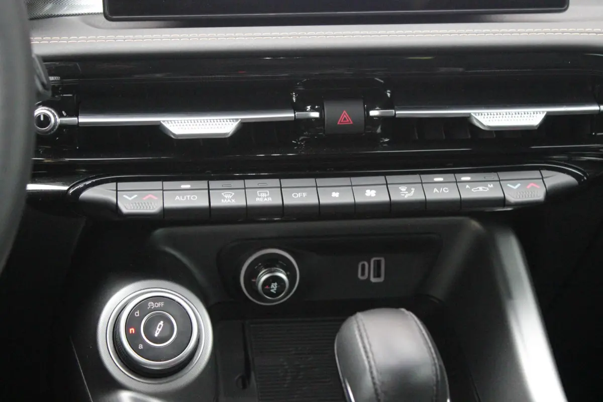 1.3T 280PK PHEV VELOCE | PANORAMISCH SCHUIF/KANTEL DAK | PREMIUM PACK: LEDEREN BEKLEDING/GEVENTILEERDE VOORSTOELEN/4-VOUDIG ELEKTRISCH VERSTELBARE LENDESTEUN VOORSTOELEN/HOOGGLANS ZWARTE RAA
