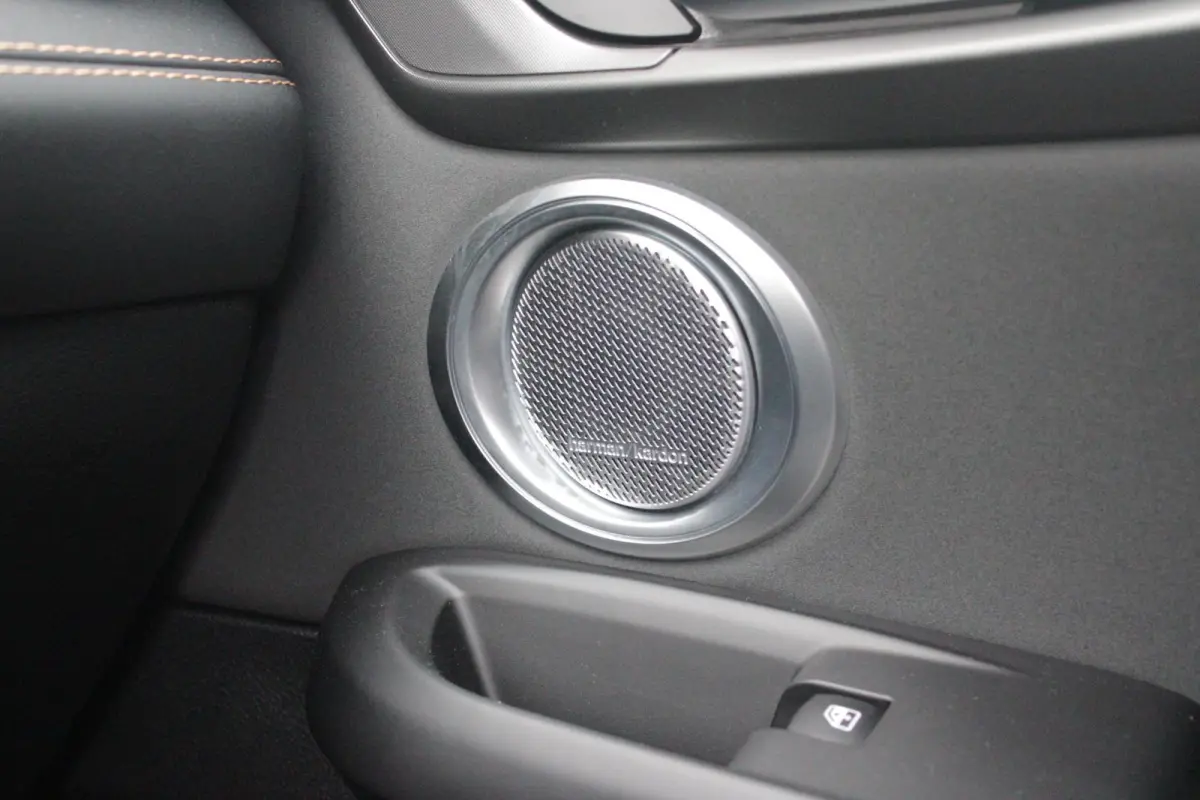 1.3T 280PK PHEV VELOCE | PANORAMISCH SCHUIF/KANTEL DAK | PREMIUM PACK: LEDEREN BEKLEDING/GEVENTILEERDE VOORSTOELEN/4-VOUDIG ELEKTRISCH VERSTELBARE LENDESTEUN VOORSTOELEN/HOOGGLANS ZWARTE RAA