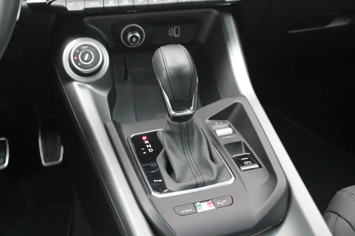 1.3T 280PK PHEV VELOCE | PANORAMISCH SCHUIF/KANTEL DAK | PREMIUM PACK: LEDEREN BEKLEDING/GEVENTILEERDE VOORSTOELEN/4-VOUDIG ELEKTRISCH VERSTELBARE LENDESTEUN VOORSTOELEN/HOOGGLANS ZWARTE RAA