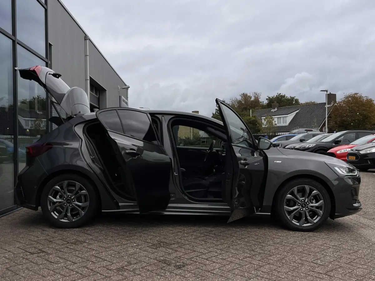 1.0 EcoBoost Hybrid ST Line X 155PK Automaat Winterpack Adaptieve Cruise Camera B&O Navi Parkeersensoren Keyless Climate Privacy Glass *Sportief*