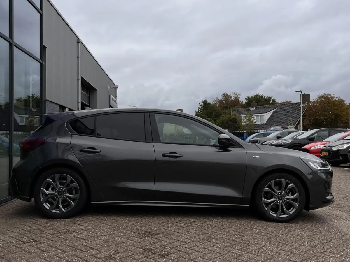 1.0 EcoBoost Hybrid ST Line X 155PK Automaat Winterpack Adaptieve Cruise Camera B&O Navi Parkeersensoren Keyless Climate Privacy Glass *Sportief*