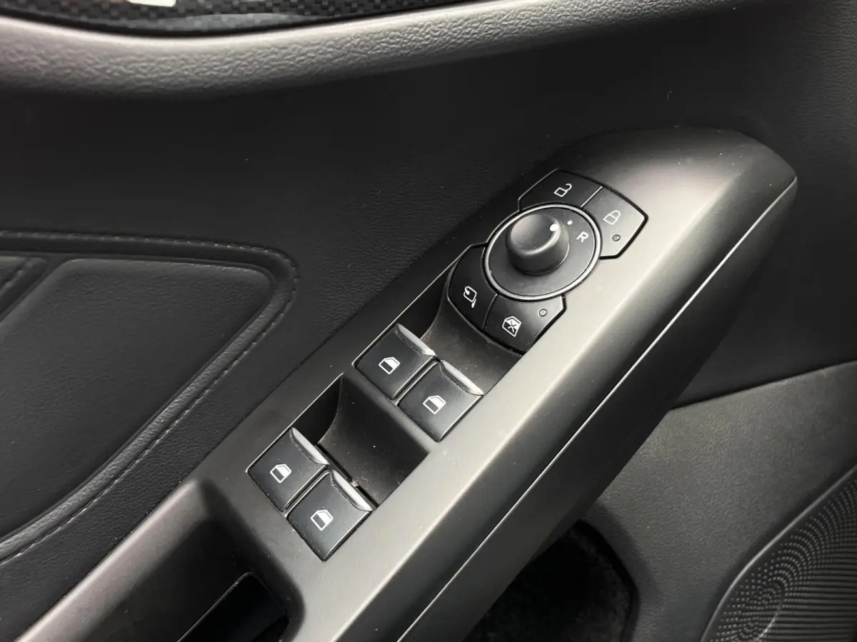 1.0 EcoBoost Hybrid ST Line X 155PK Automaat Winterpack Adaptieve Cruise Camera B&O Navi Parkeersensoren Keyless Climate Privacy Glass *Sportief*
