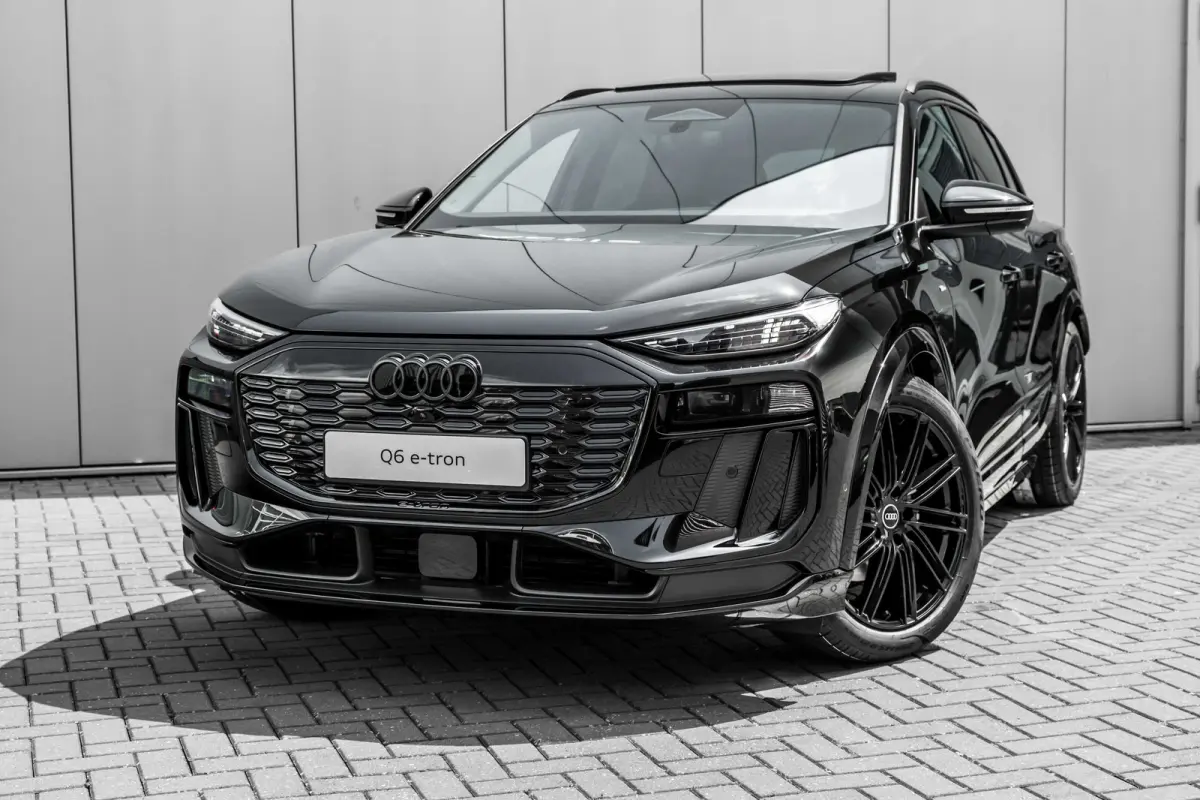 S edition 83 kWh / 252 pk | Adaptive air suspension | Adaptive cruise control | Audi sound system