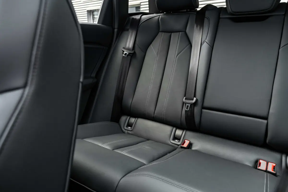 S edition 83 kWh / 252 pk | Adaptive air suspension | Adaptive cruise control | Audi sound system