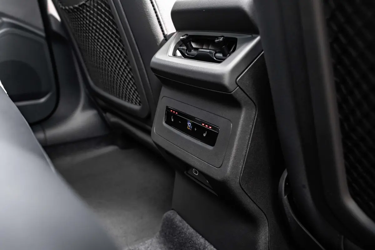 S edition 83 kWh / 252 pk | Adaptive air suspension | Adaptive cruise control | Audi sound system