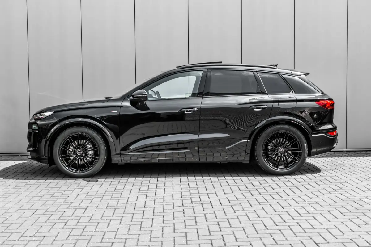 S edition 83 kWh / 252 pk | Adaptive air suspension | Adaptive cruise control | Audi sound system