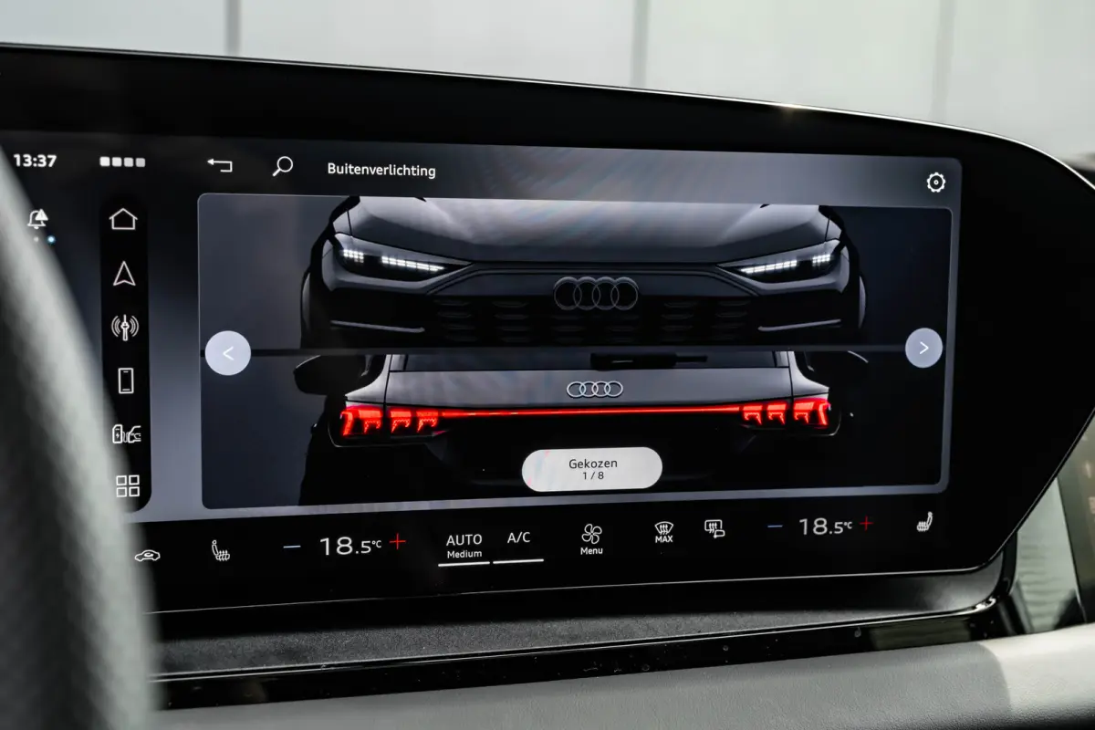 S edition 83 kWh / 252 pk | Adaptive air suspension | Adaptive cruise control | Audi sound system