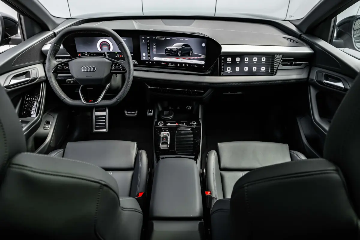 S edition 83 kWh / 252 pk | Adaptive air suspension | Adaptive cruise control | Audi sound system