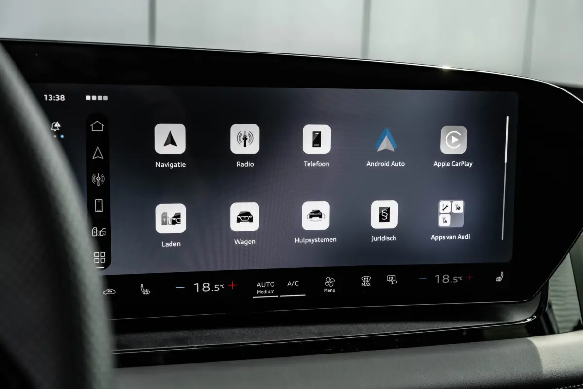 S edition 83 kWh / 252 pk | Adaptive air suspension | Adaptive cruise control | Audi sound system