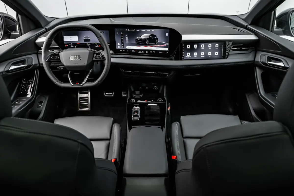 S edition 83 kWh / 252 pk | Adaptive air suspension | Adaptive cruise control | Audi sound system