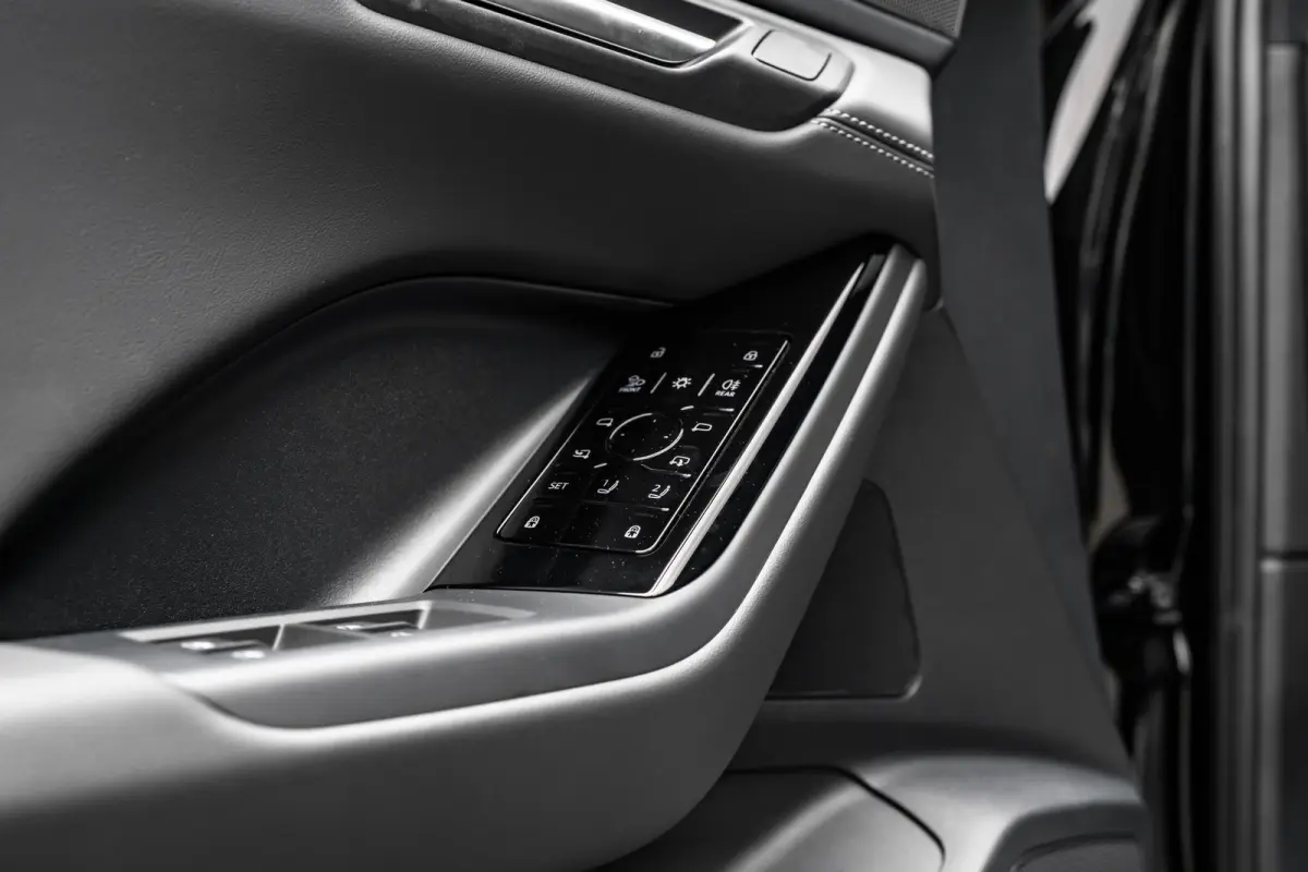 S edition 83 kWh / 252 pk | Adaptive air suspension | Adaptive cruise control | Audi sound system