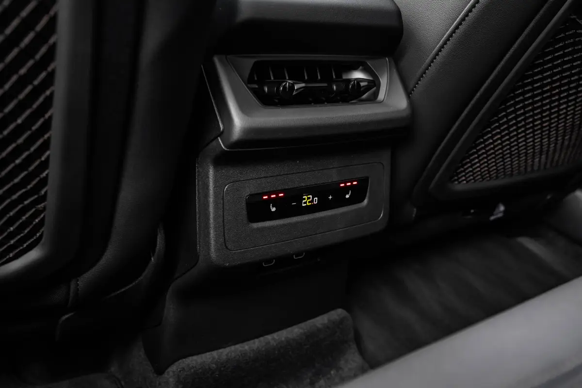 S edition 83 kWh / 252 pk | Adaptive air suspension | Adaptive cruise control | Audi sound system