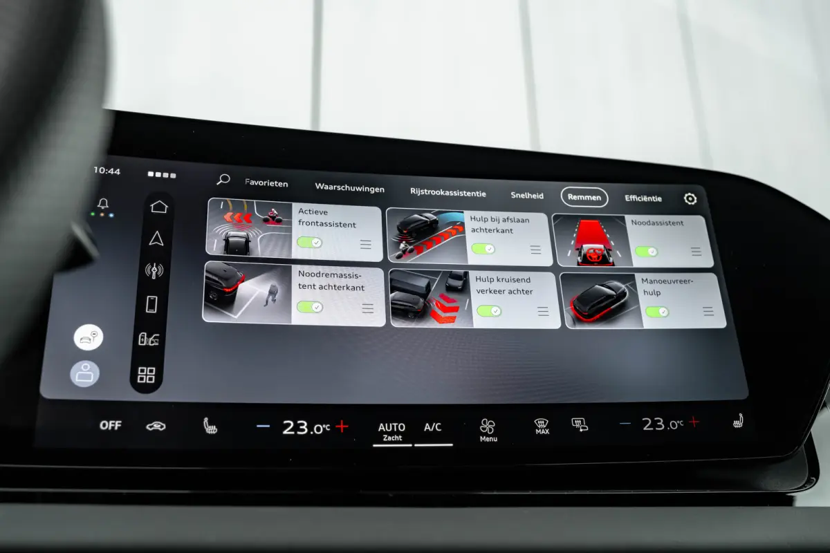 S edition 83 kWh / 252 pk | Adaptive air suspension | Adaptive cruise control | Audi sound system