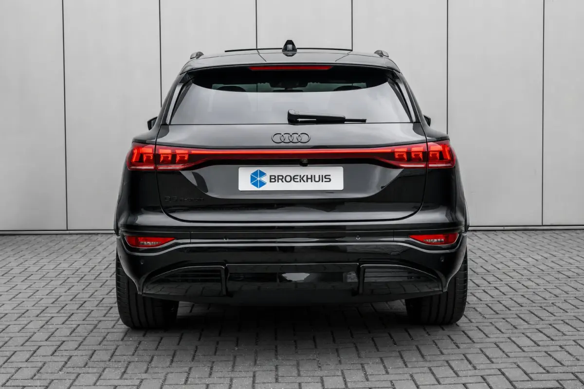 S edition 83 kWh / 252 pk | Adaptive air suspension | Adaptive cruise control | Audi sound system