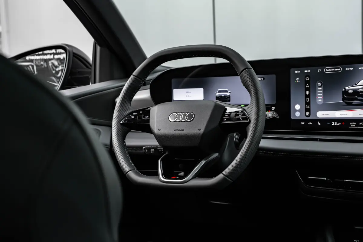 S edition 83 kWh / 252 pk | Adaptive air suspension | Adaptive cruise control | Audi sound system