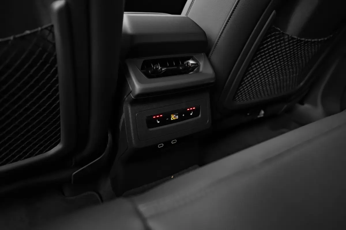 S edition | Adaptive air suspension | Adaptive cruise control | Audi sound system