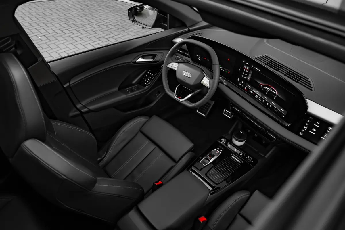 S edition | Adaptive air suspension | Adaptive cruise control | Audi sound system