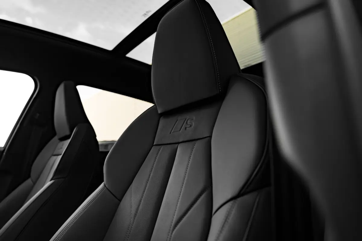 S edition | Adaptive air suspension | Adaptive cruise control | Audi sound system
