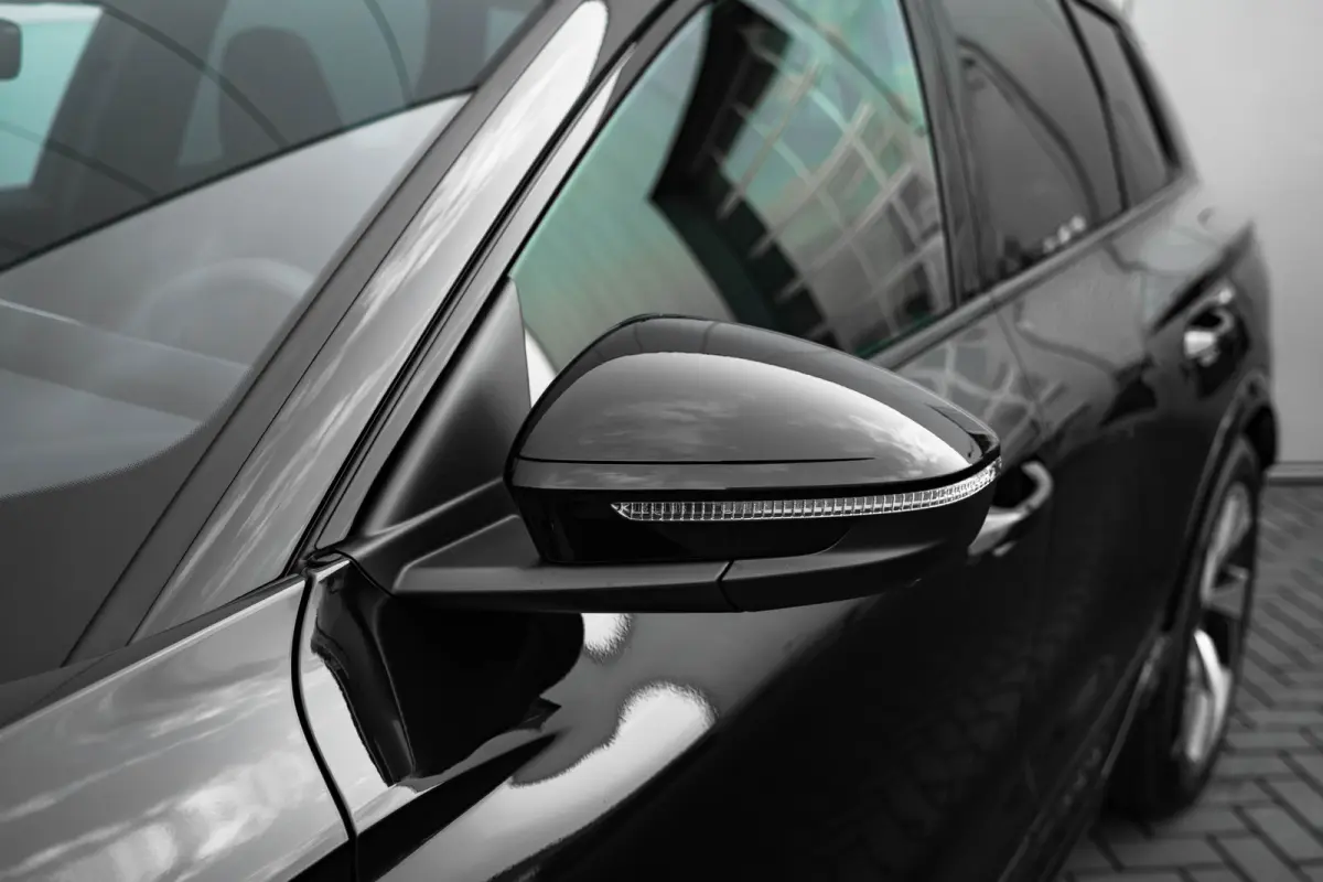 S edition | Adaptive air suspension | Adaptive cruise control | Audi sound system