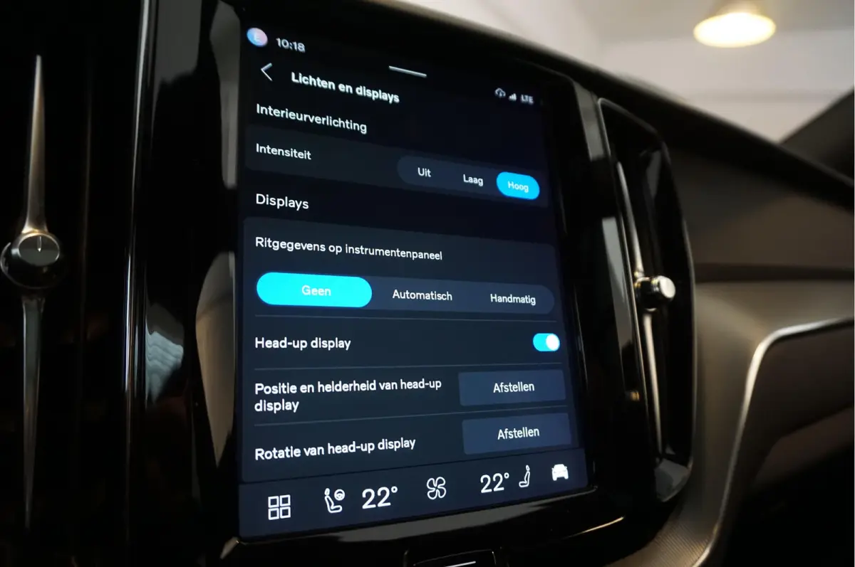 2.0 T6 Plug-in hybrid AWD Ultra Black Edition R-Design | Panoramadak | Trekhaak | 360 camera | Adaptive+Lane | Harman Kardon | 21inch | Dealer onderhouden Recharge