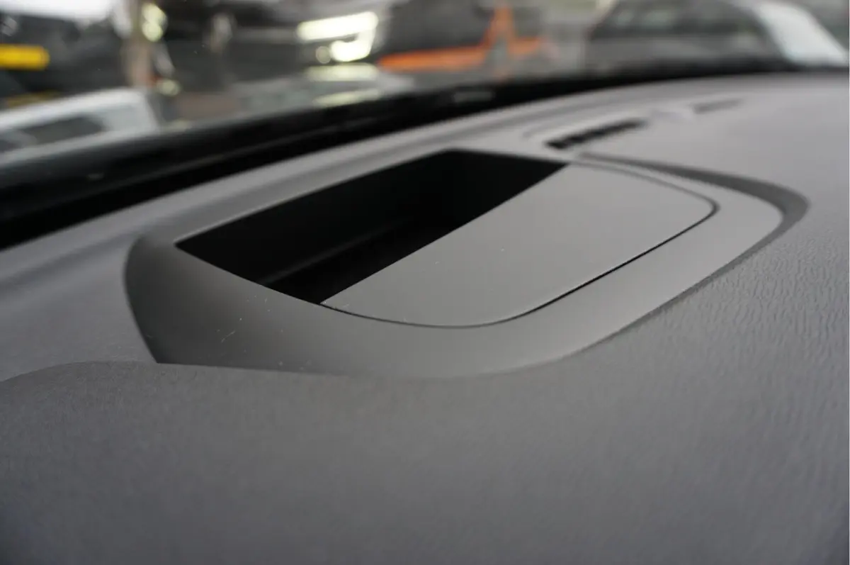 2.0 T6 Plug-in hybrid AWD Ultra Black Edition R-Design | Panoramadak | Trekhaak | 360 camera | Adaptive+Lane | Harman Kardon | 21inch | Dealer onderhouden Recharge