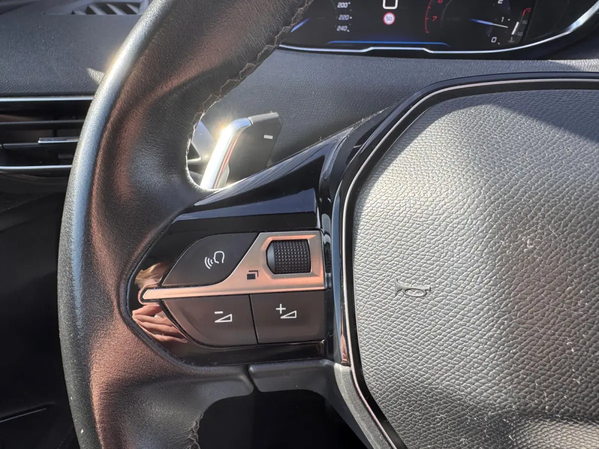 1.6 e-THP Allure | Cruise control | LED dagrijverlichting | LED mistlampen