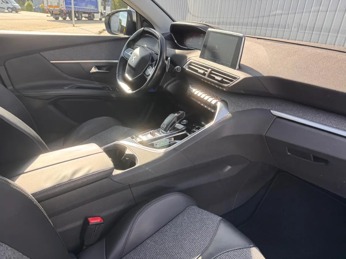 1.6 e-THP Allure | Cruise control | LED dagrijverlichting | LED mistlampen