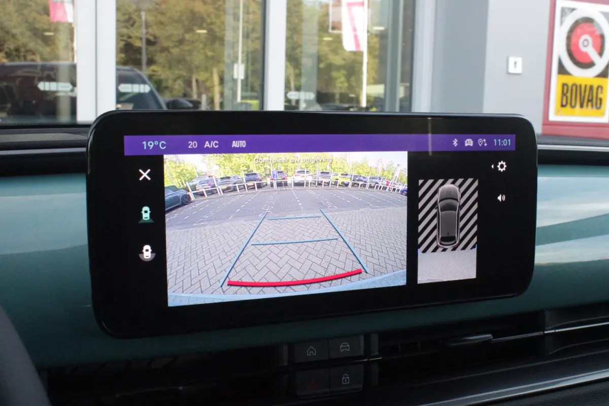 1.2 110PK Hybrid AUTOMAAT POP | WINTER PACK: VERWAMBARE VOORSTOELEN/VERWARMBARE VOORRUIT | PACK COMFORT: ACHTERUITRIJCAMERA MET DYNAMISCHE HULPLIJNEN/AUDIOSYSTEEM MET 6 SPEAKERS/DRAADLOOS LA