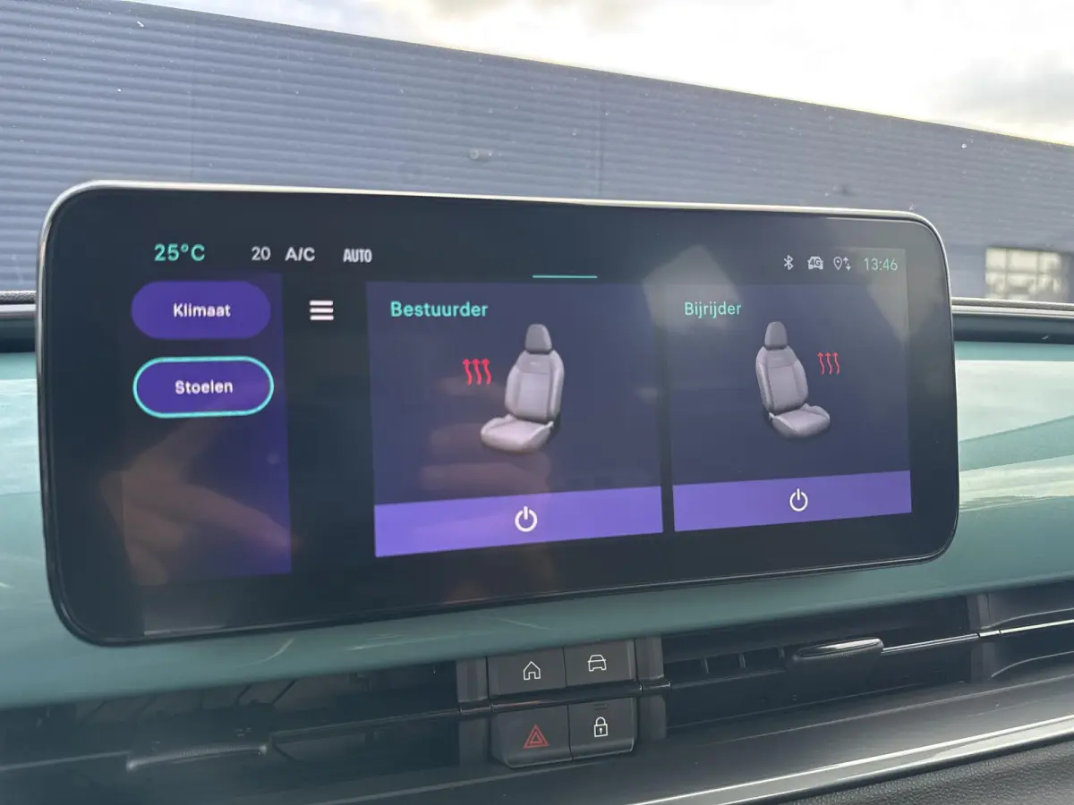 1.2 110PK Hybrid AUTOMAAT POP | WINTER PACK: VERWAMBARE VOORSTOELEN/VERWARMBARE VOORRUIT | PACK COMFORT: ACHTERUITRIJCAMERA MET DYNAMISCHE HULPLIJNEN/AUDIOSYSTEEM MET 6 SPEAKERS/DRAADLOOS LA
