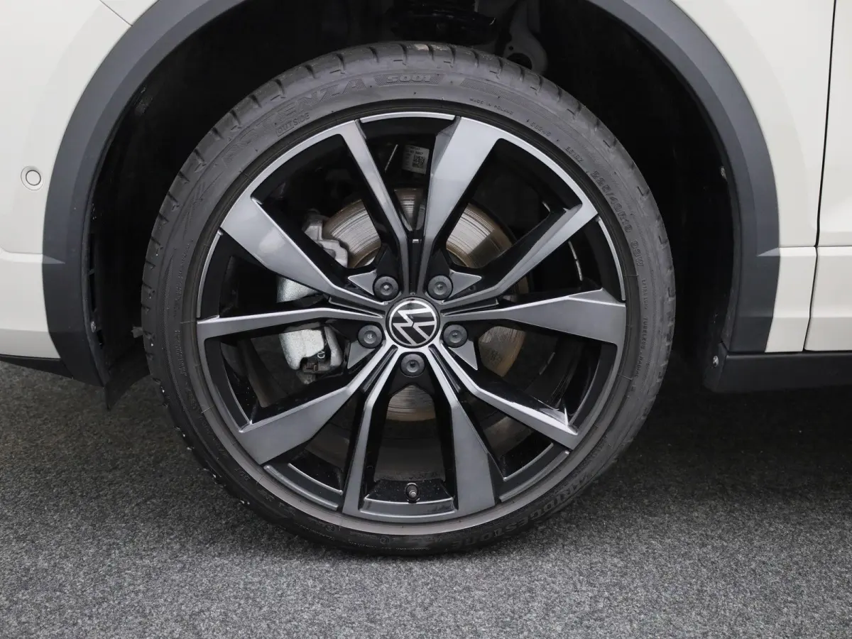 1.5 TSI R-Line 150 PK| Trekhaak Afneembaar | Navigatie Pro | LEDER Interieur | Stoelverwarming | Stuurwielverwarming | Achteruitrijcamera | Dodehoekdetectie | LED Matrix