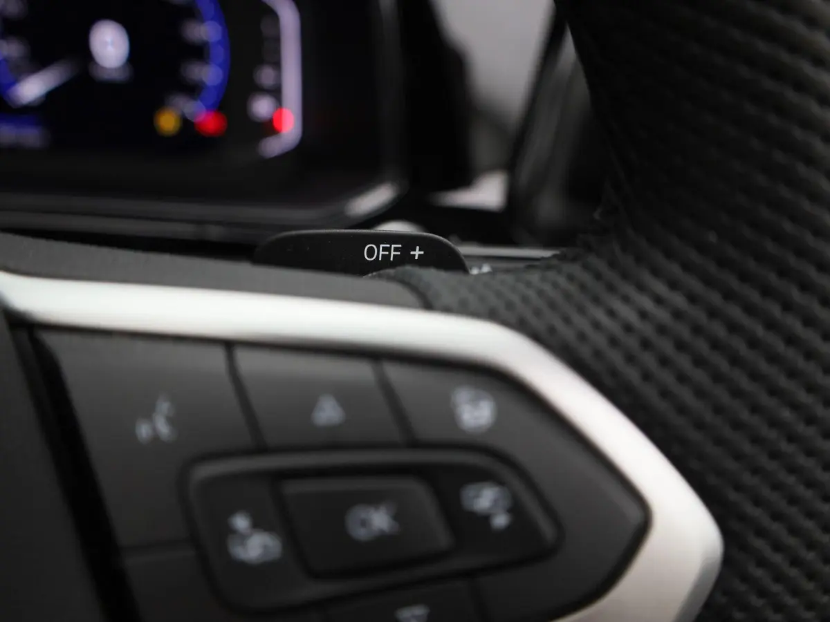 1.5 TSI R-Line 150 PK| Trekhaak Afneembaar | Navigatie Pro | LEDER Interieur | Stoelverwarming | Stuurwielverwarming | Achteruitrijcamera | Dodehoekdetectie | LED Matrix