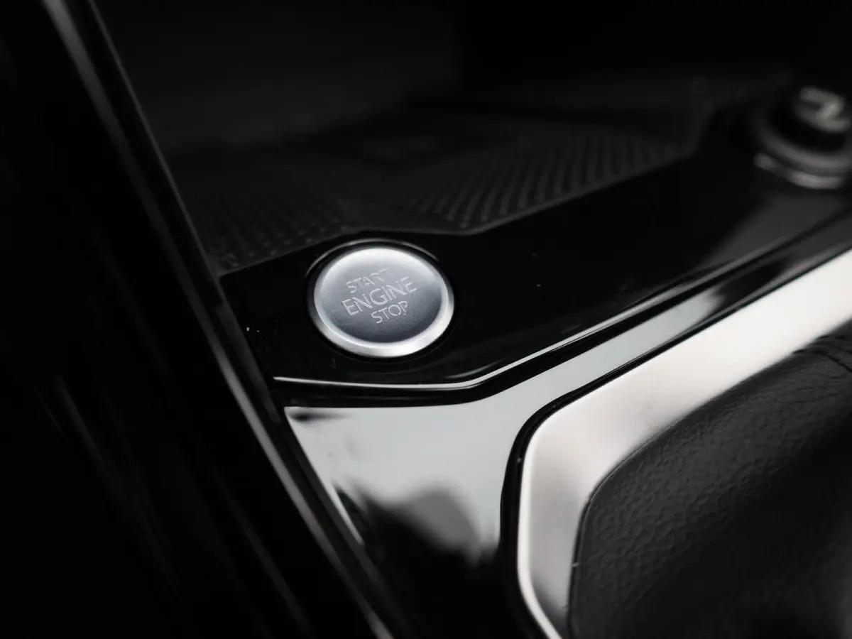 1.5 TSI R-Line 150 PK| Trekhaak Afneembaar | Navigatie Pro | LEDER Interieur | Stoelverwarming | Stuurwielverwarming | Achteruitrijcamera | Dodehoekdetectie | LED Matrix