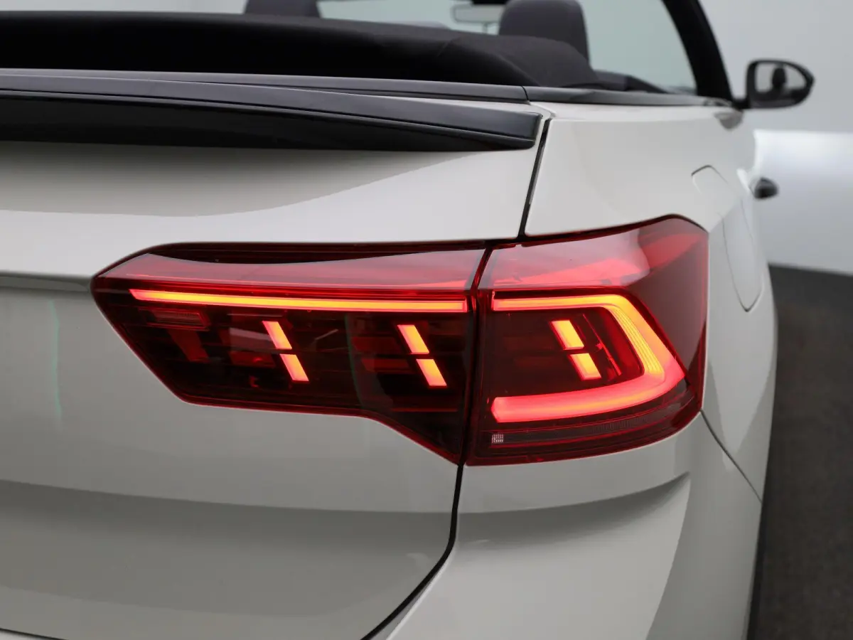 1.5 TSI R-Line 150 PK| Trekhaak Afneembaar | Navigatie Pro | LEDER Interieur | Stoelverwarming | Stuurwielverwarming | Achteruitrijcamera | Dodehoekdetectie | LED Matrix