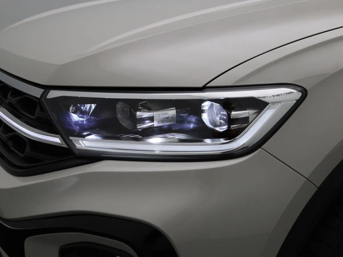 1.5 TSI R-Line 150 PK| Trekhaak Afneembaar | Navigatie Pro | LEDER Interieur | Stoelverwarming | Stuurwielverwarming | Achteruitrijcamera | Dodehoekdetectie | LED Matrix