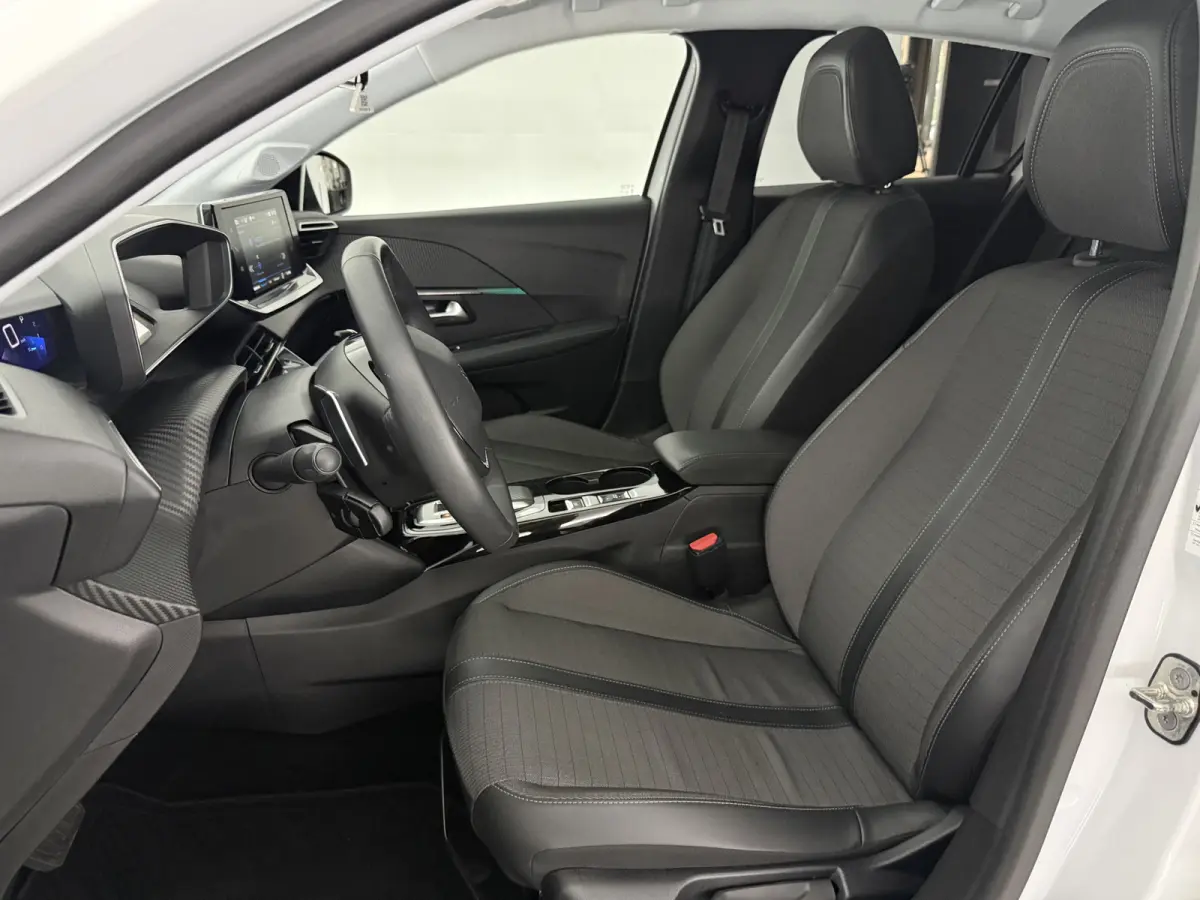 1.2 PureTech Allure Pack | Camera | Virtual | Carplay | LED | Parkeersens. | NAP