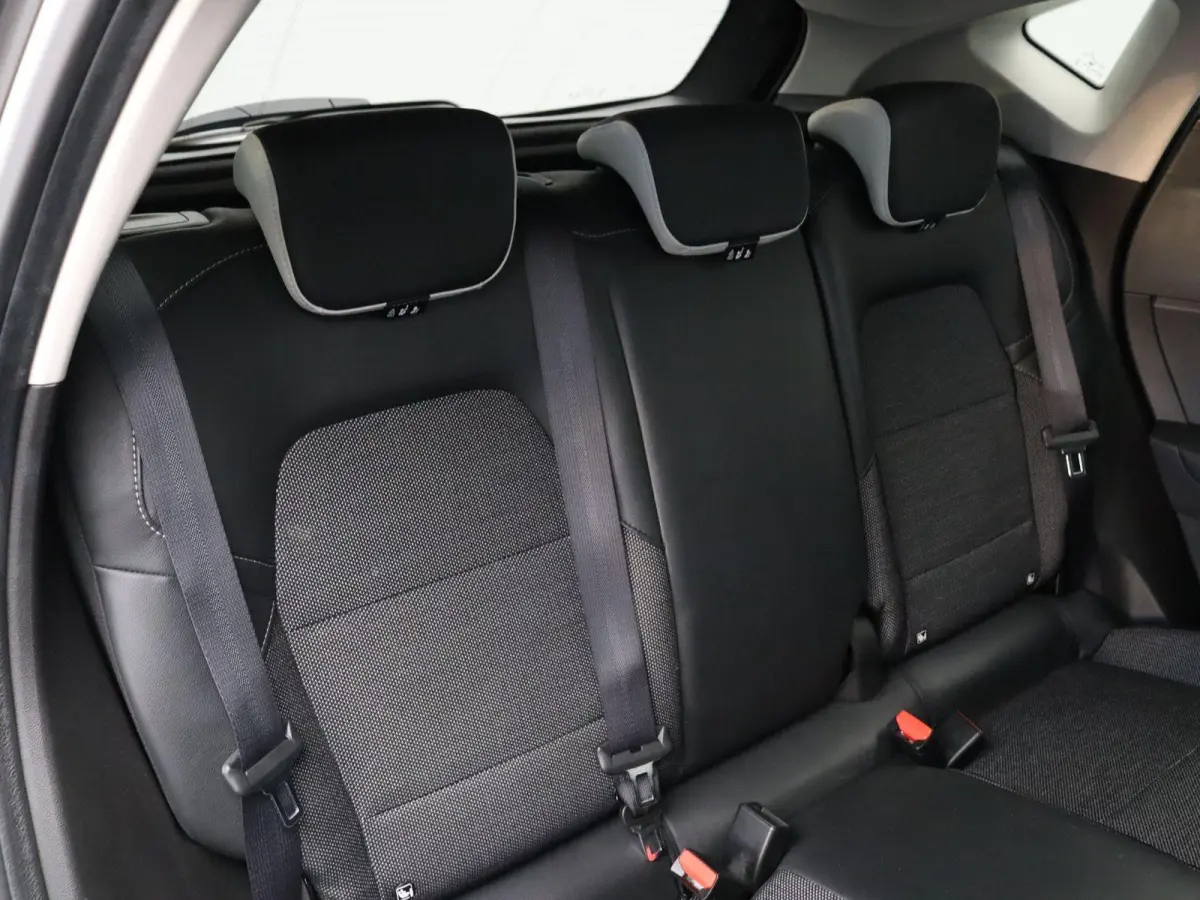1.6 E-Tech Hybrid 145 Techno | Navigatie | Achteruitrijcamera | Parkeersensoren voor en achter | Climate control |