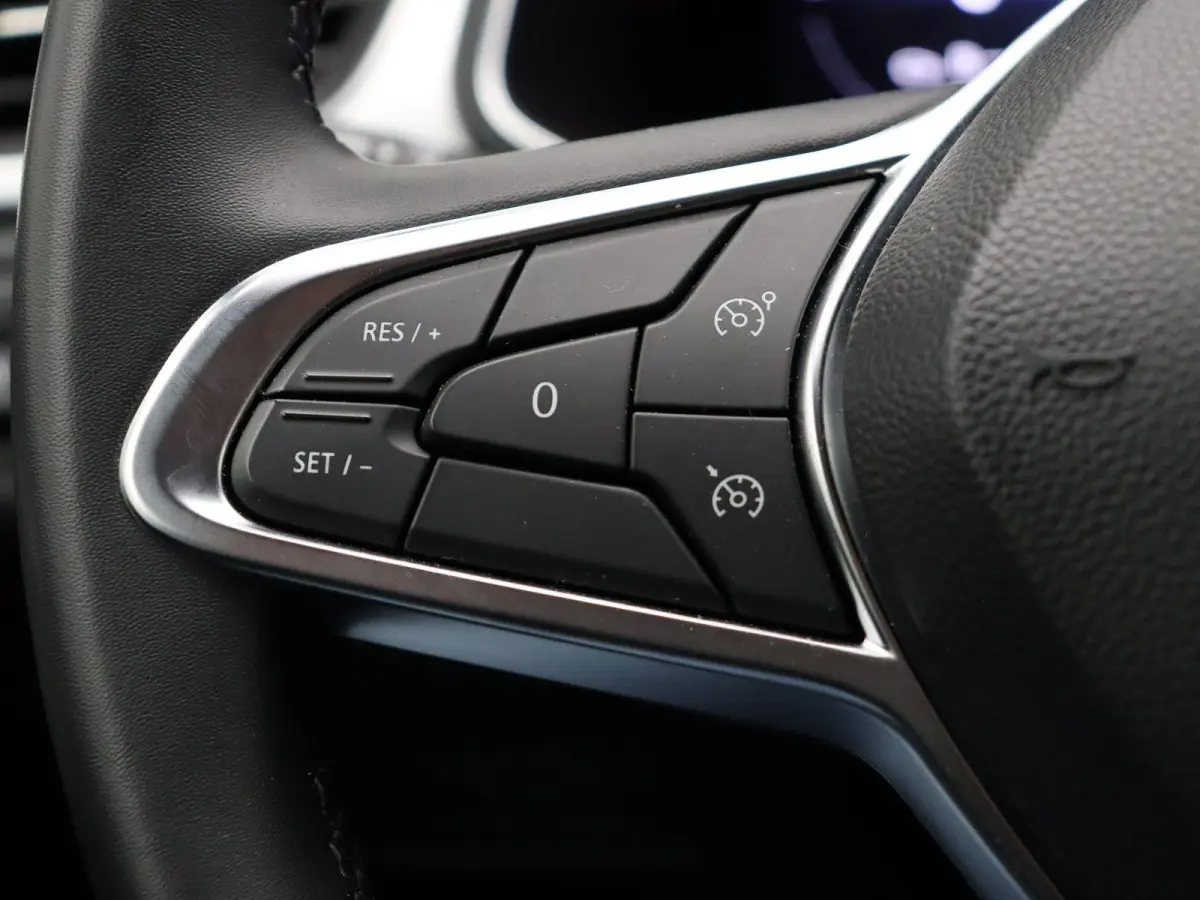 1.6 E-Tech Hybrid 145 Techno | Navigatie | Achteruitrijcamera | Parkeersensoren voor en achter | Climate control |