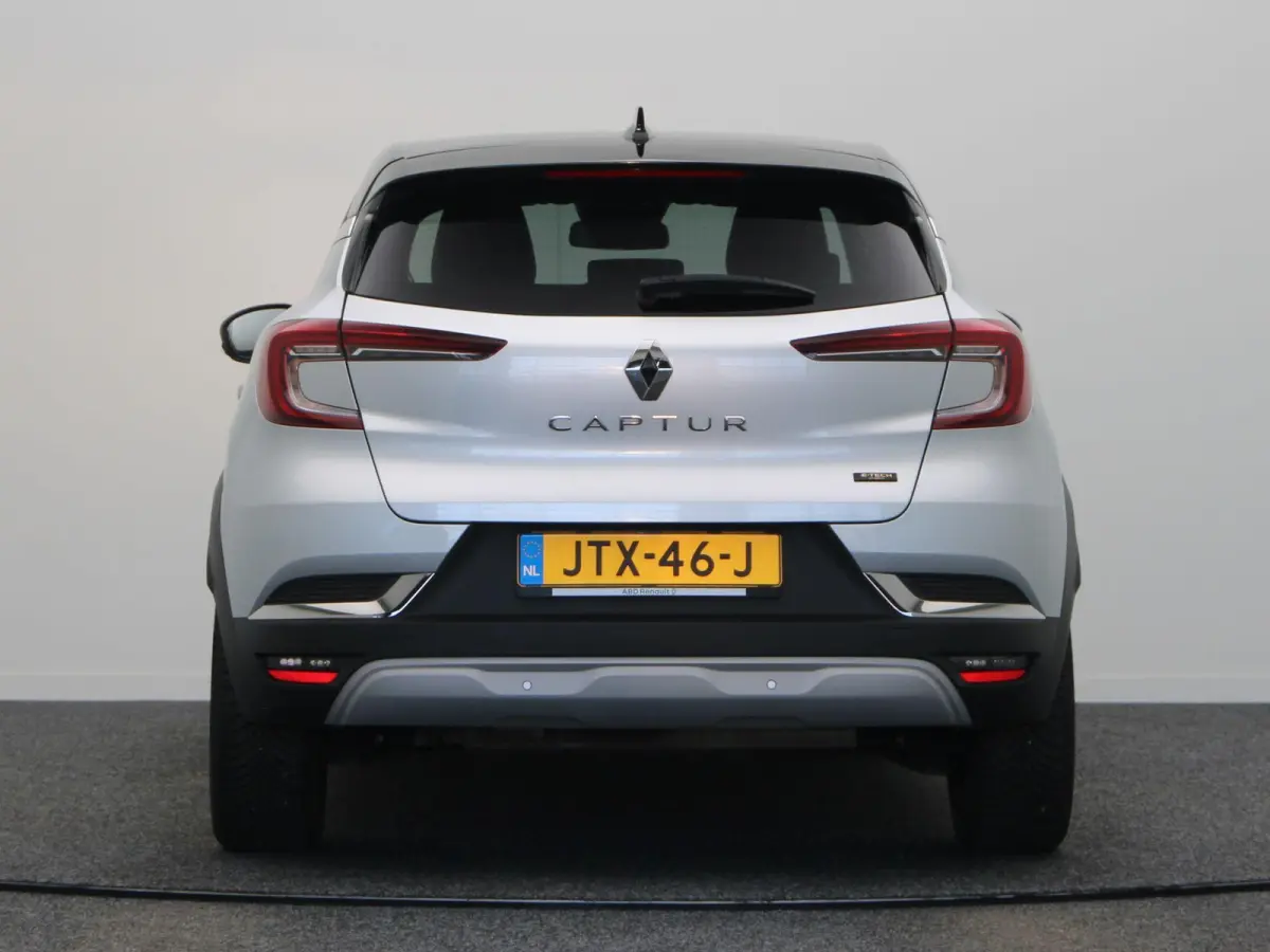 1.6 E-Tech Hybrid 145 Techno | Navigatie | Achteruitrijcamera | Parkeersensoren voor en achter | Climate control |