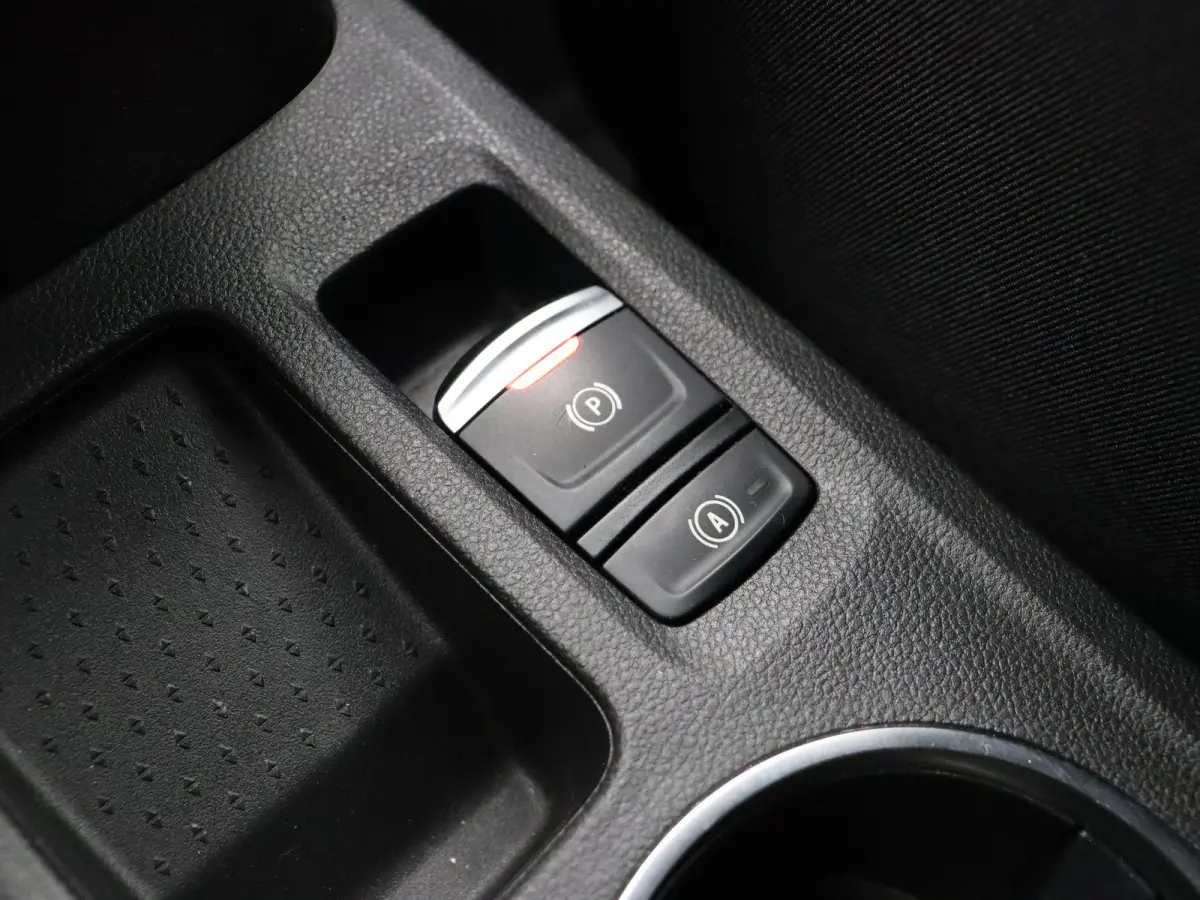 1.6 E-Tech Hybrid 145 Techno | Navigatie | Achteruitrijcamera | Parkeersensoren voor en achter | Climate control |