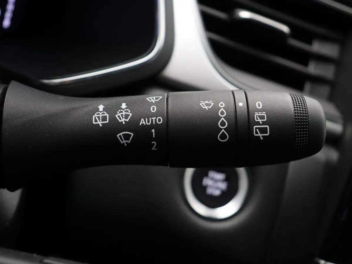 1.6 E-Tech Hybrid 145 Techno | Navigatie | Achteruitrijcamera | Parkeersensoren voor en achter | Climate control |