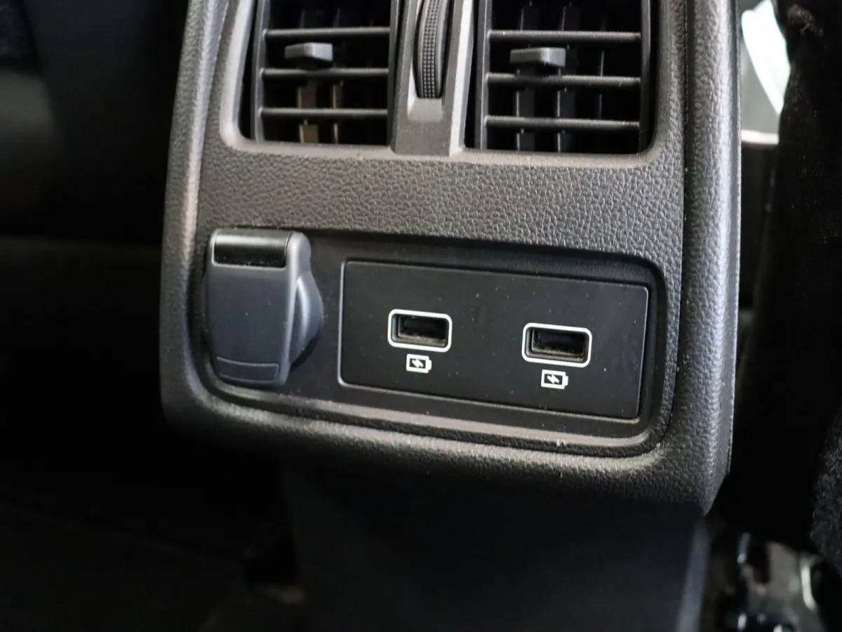 1.6 E-Tech Hybrid 145 Techno | Navigatie | Achteruitrijcamera | Parkeersensoren voor en achter | Climate control |