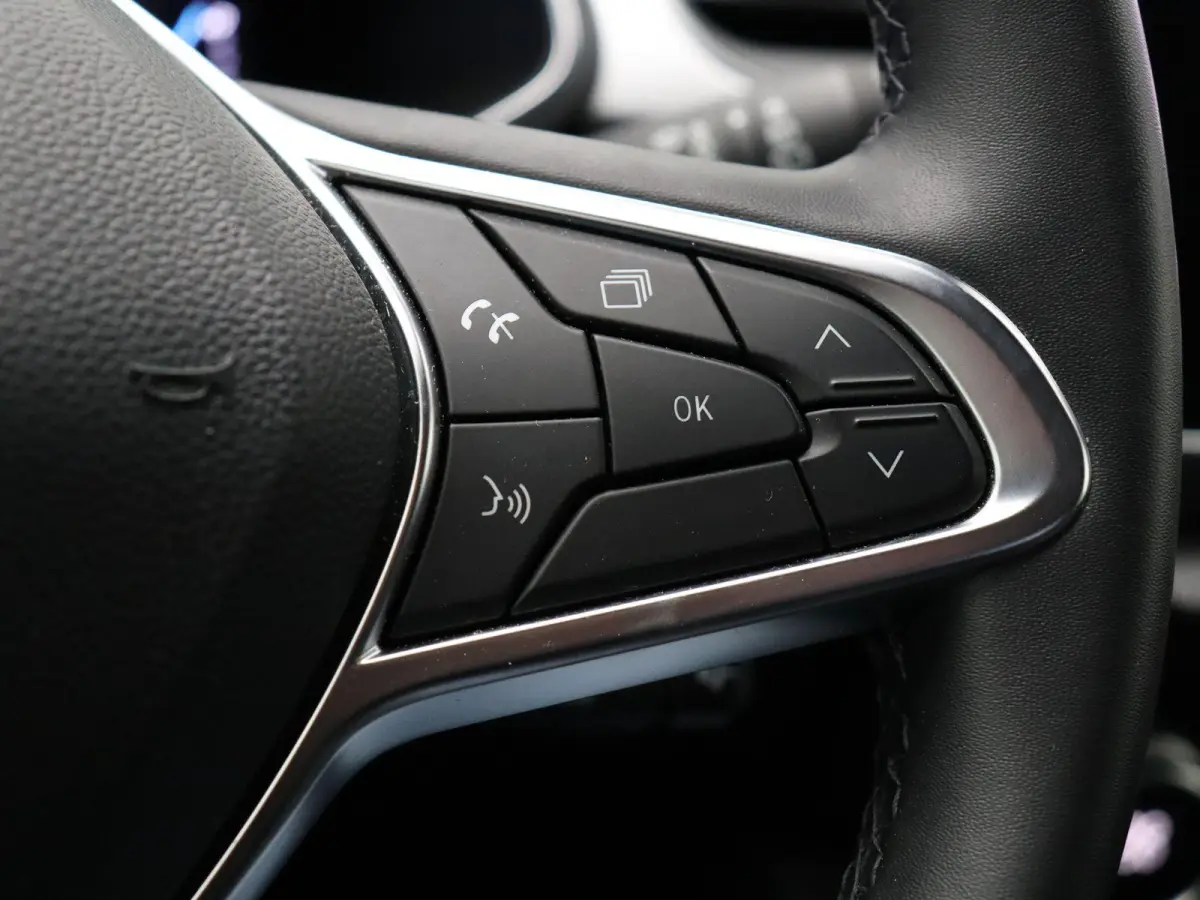 1.6 E-Tech Hybrid 145 Techno | Navigatie | Achteruitrijcamera | Parkeersensoren voor en achter | Climate control |